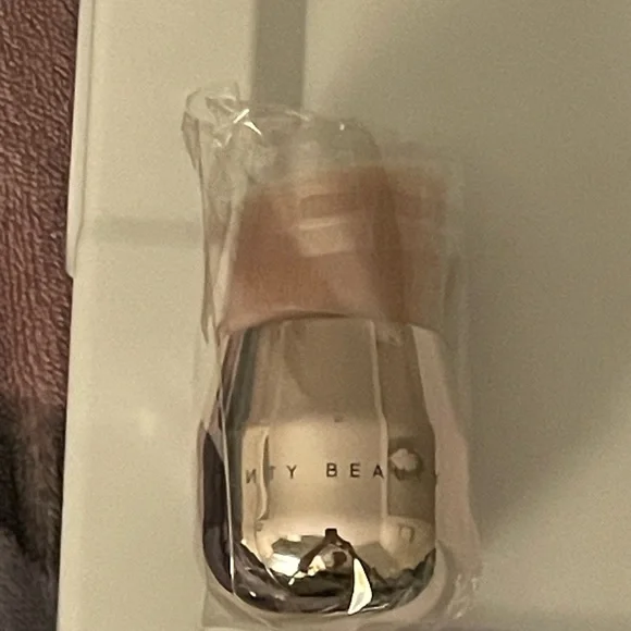 FENTY BEAUTY by Rihanna Face & Body Kabuki Brush 160 - Picture 3 of 4